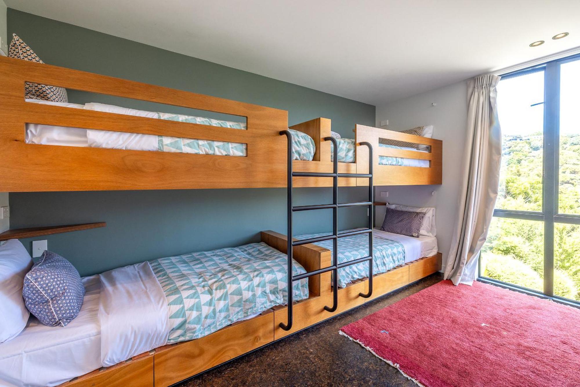 Empire Views Holiday home Oneroa