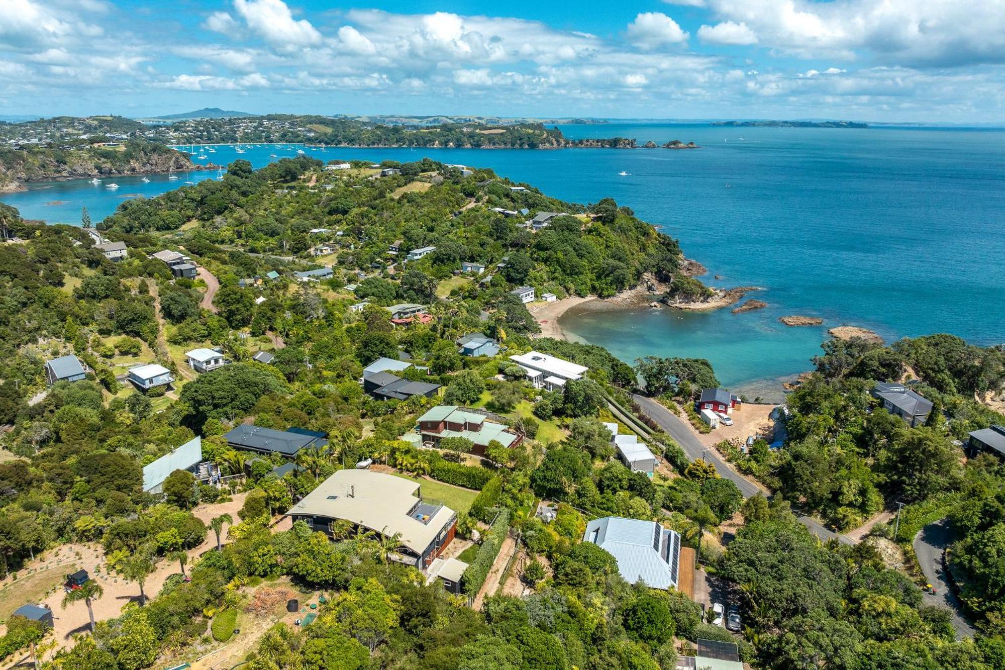 Empire Views Holiday home Oneroa