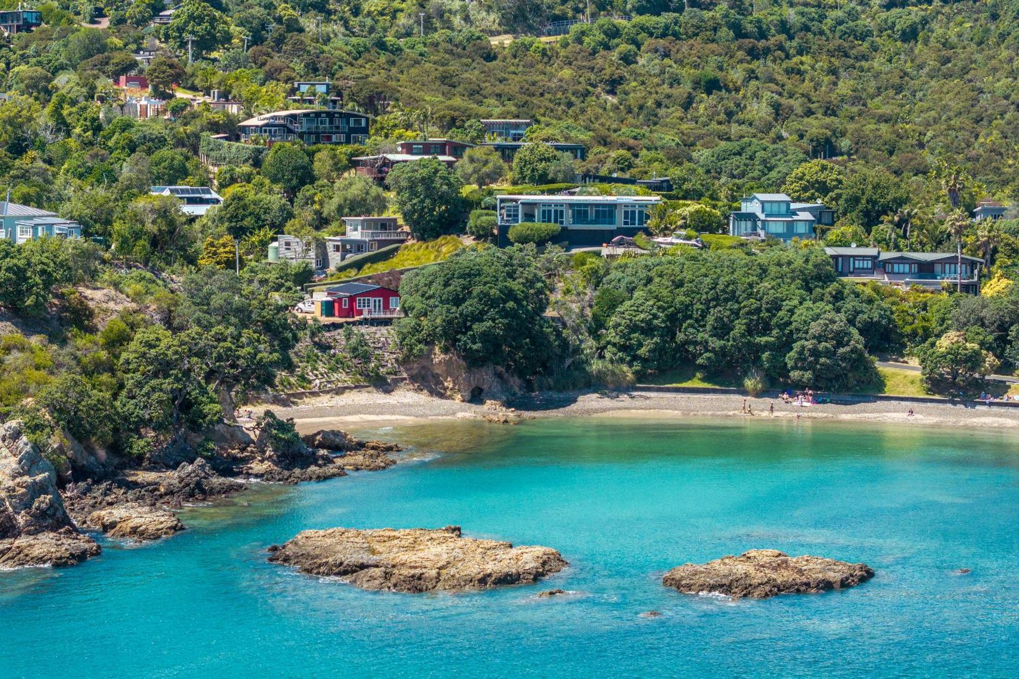 Empire Views Holiday home Oneroa